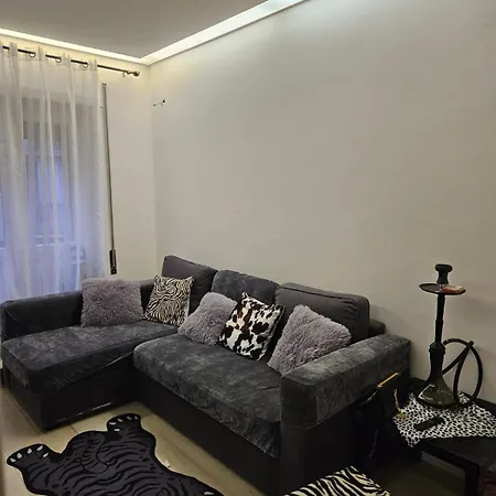 Easy Tiburtina Διαμέρισμα *